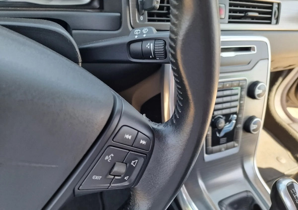 Volvo V70 cena 48000 przebieg: 119000, rok produkcji 2016 z Chocianów małe 596
